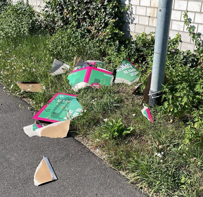 Plakatzerstörung im Wahlkampf